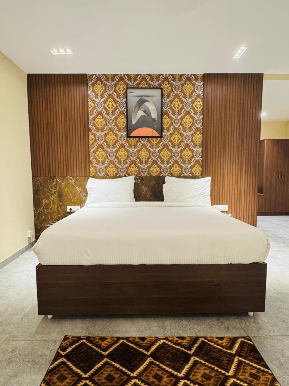Mstays Ecr By Mirabilis Hotel Ченнаї Екстер'єр фото